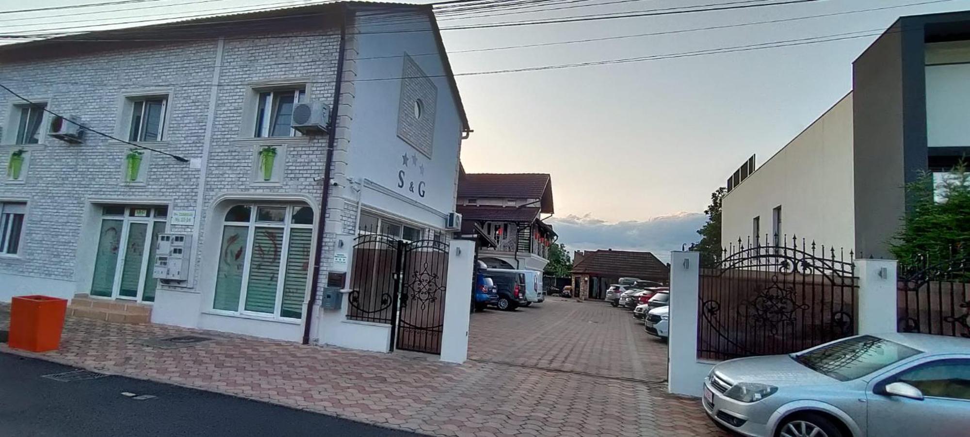 Pensiunea Sergiu & Geanina Арад Екстериор снимка